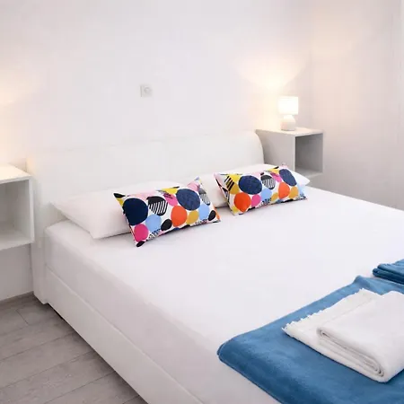 Πανσιόν Complex Jelena 3*