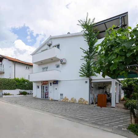 Penzion Complex Jelena 3*