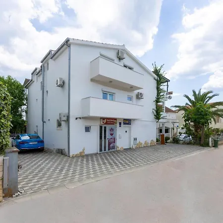 Penzion Complex Jelena 3*